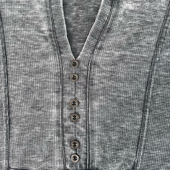 Jane and Delancey Washed Black Sleeveless Henley Top - Picture 5 of 5